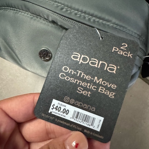 NWT Apana On-The-Move Cosmetic Bag Set (2 Pack). - Picture 3 of 7